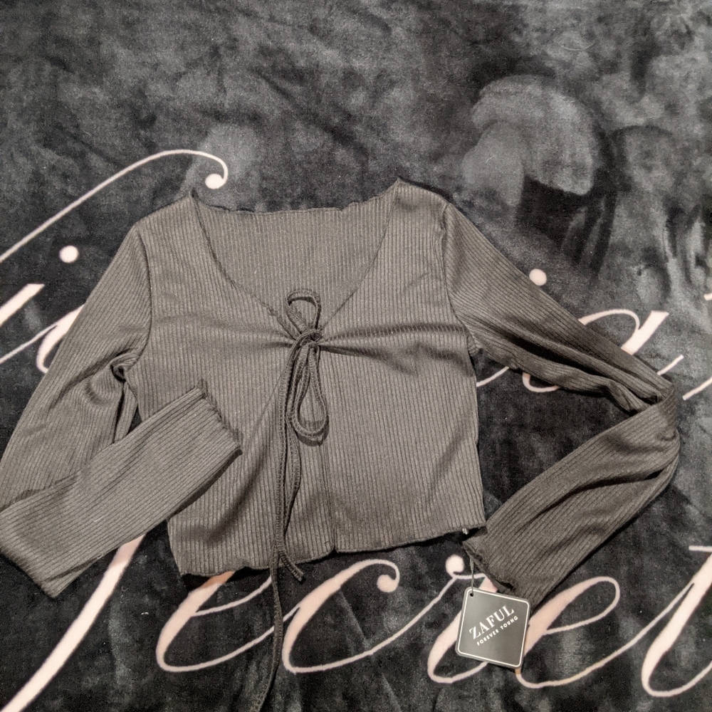 *5 for $50* NWT Zaful tie front top